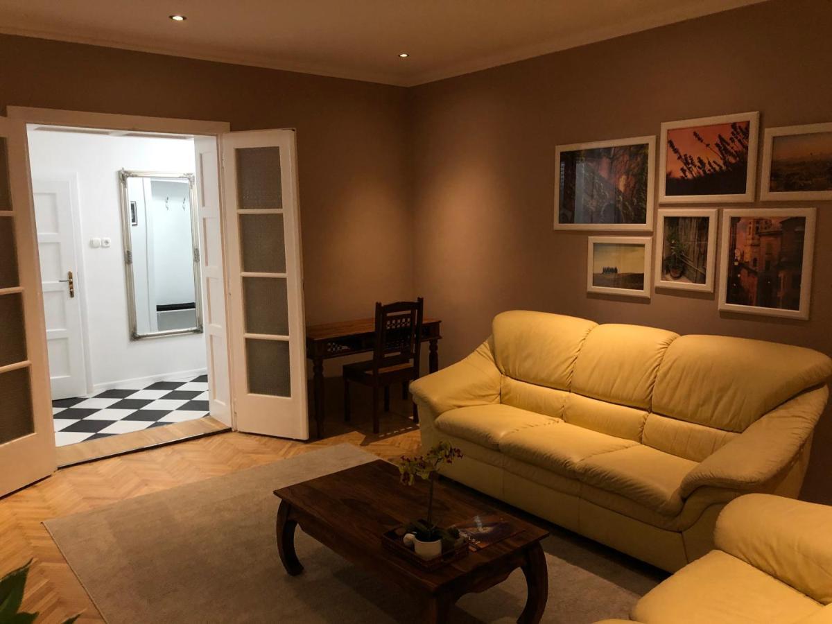 Margareta Apartman Печ Экстерьер фото